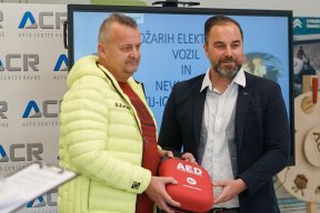 TUDI BATERIJE LAHKO ZAGORIJO IN VARNOST ELEKTRIČNIH VOZIL