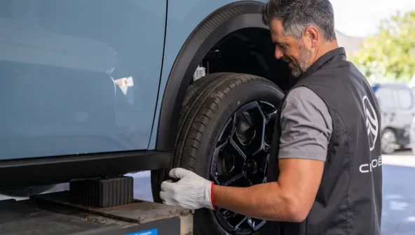 V POMLAD Z NOVO OBUTVIJO ZA VAŠE VOZILO