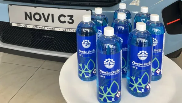 ZIMSKO ČISTILO ZA VETROBRANSKO STEKLO
